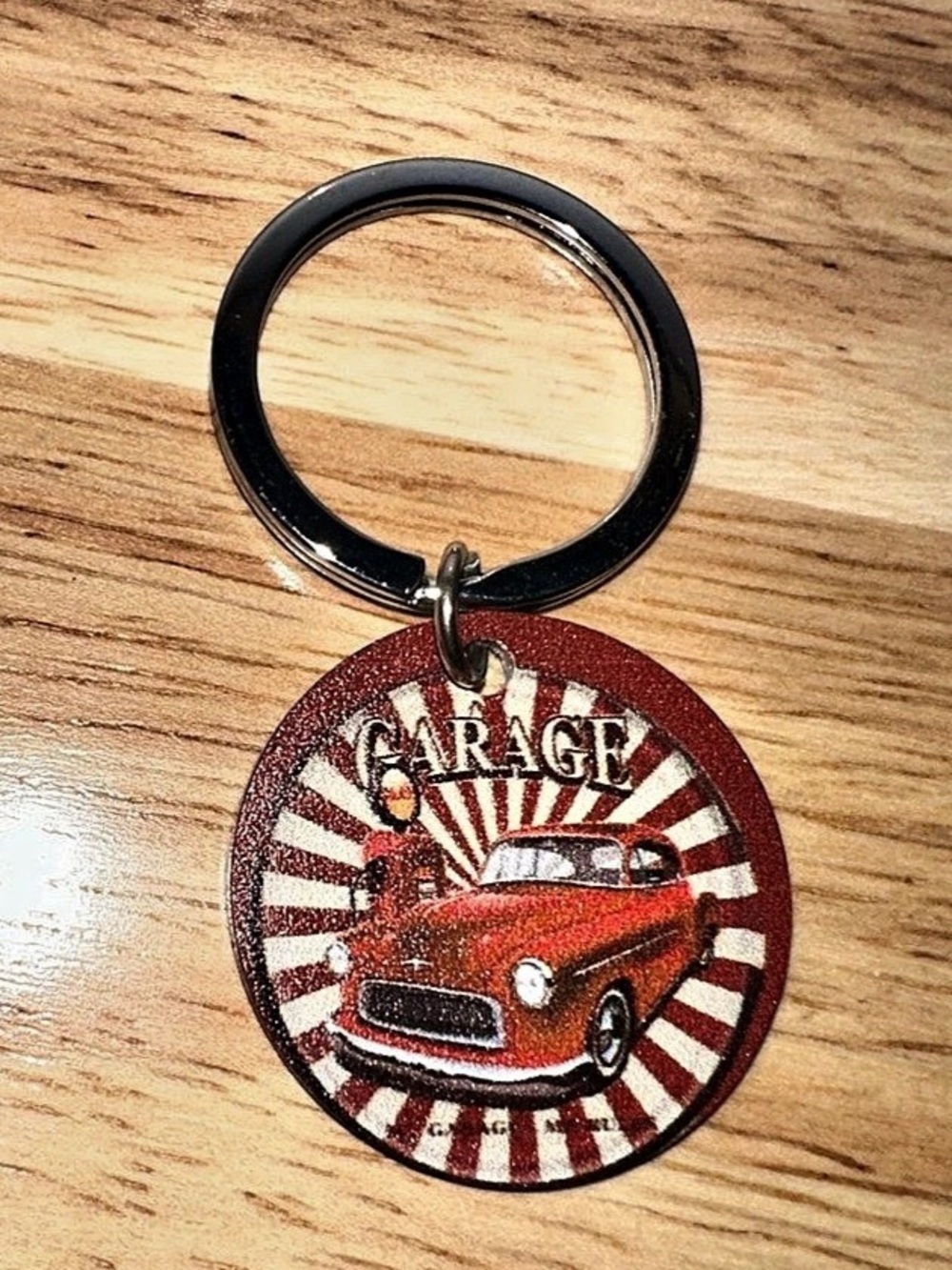 Red Garage Car Keychain - Picture 2 of 6